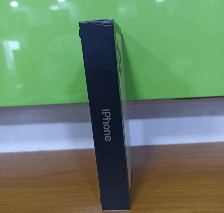 iPhone 13 pro Max  thumbnail 2