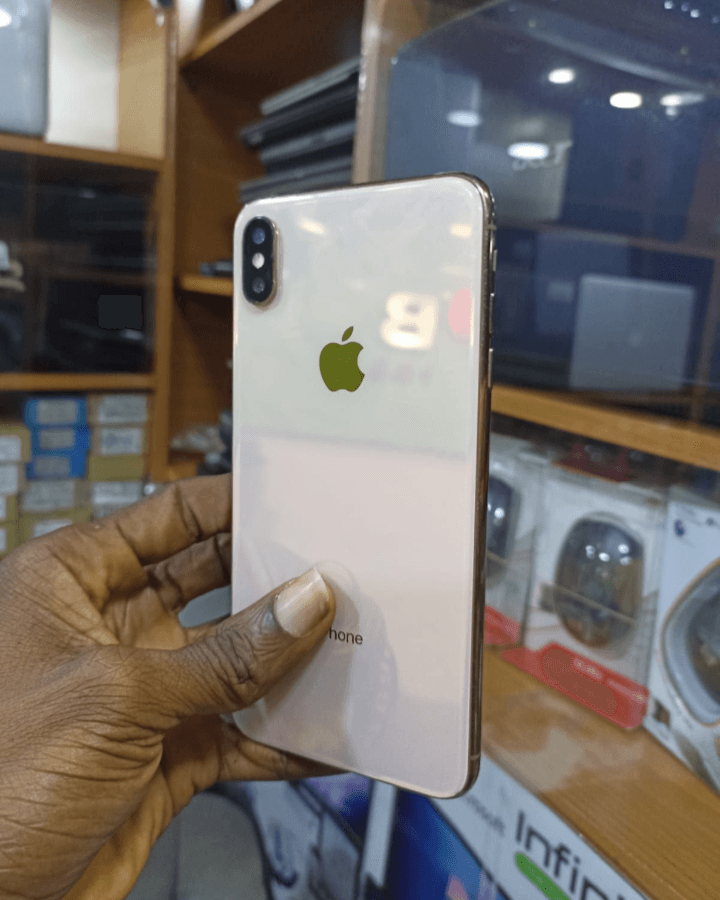 iPhone xs Max  thumbnail 3