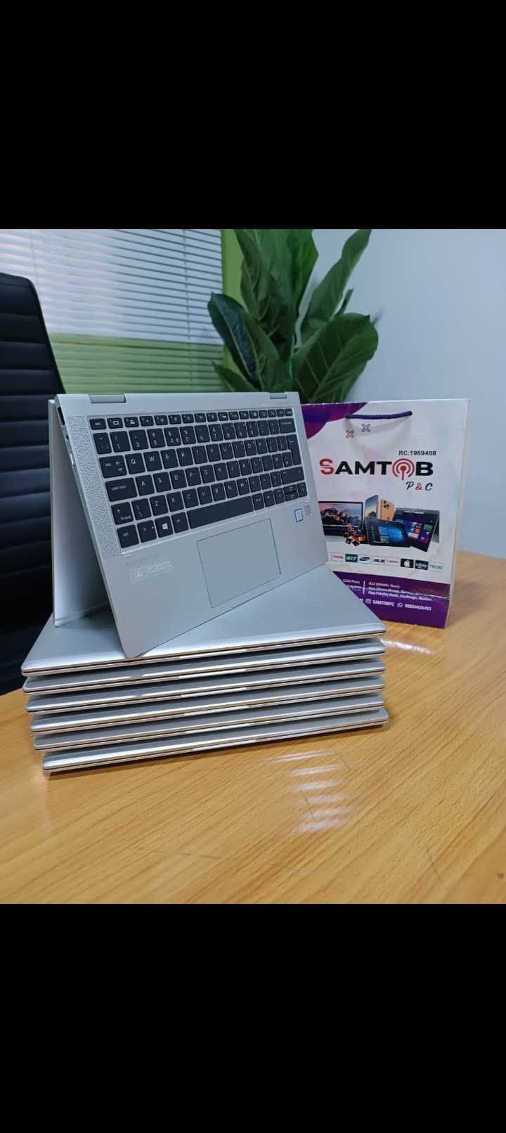 HP Elitebook 1030 G3 |  8th Gen  Intel core i5 |  8gb  256SSD |  Fingerprint  Face LD |  screen 13" |  Touch  Screen  Windows 10 |  intel Graphics | +/-5hrs  battery  life |  Grade A ++ UK Used |  convertible |  Sleeky &  Stylish thumbnail 2