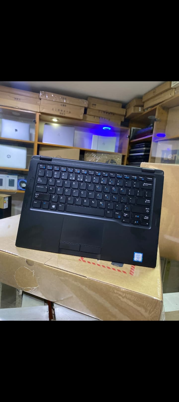 Dell latitude 7390 2in1 thumbnail 4