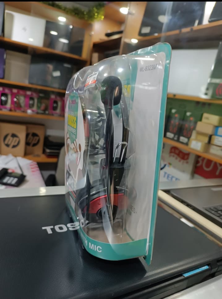 Headset with mic