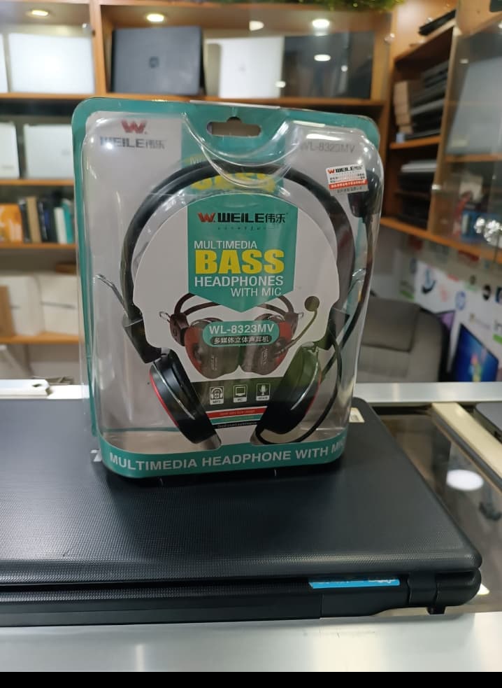 Headset with mic thumbnail 3