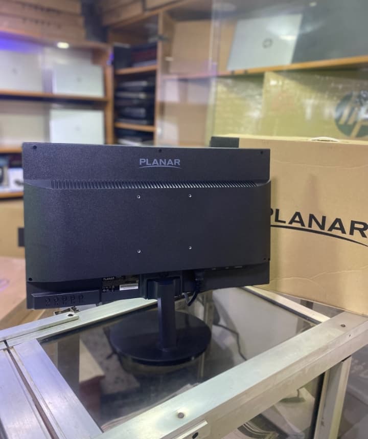 PLANAR MONITOR PLN2200 (BRAND NEW)