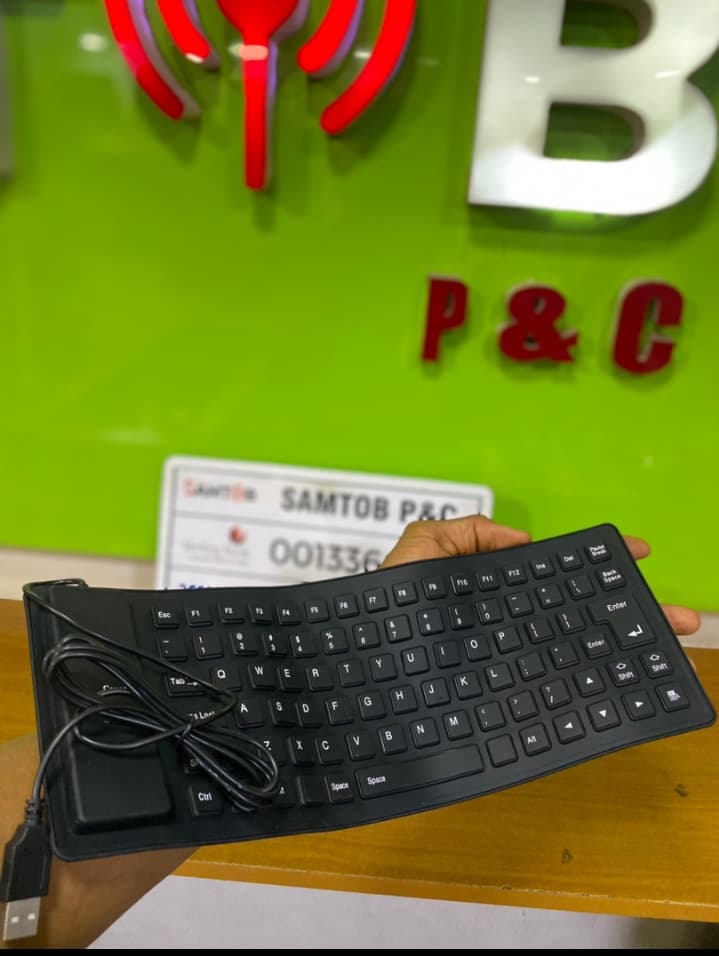 Flexible wired keyboard 