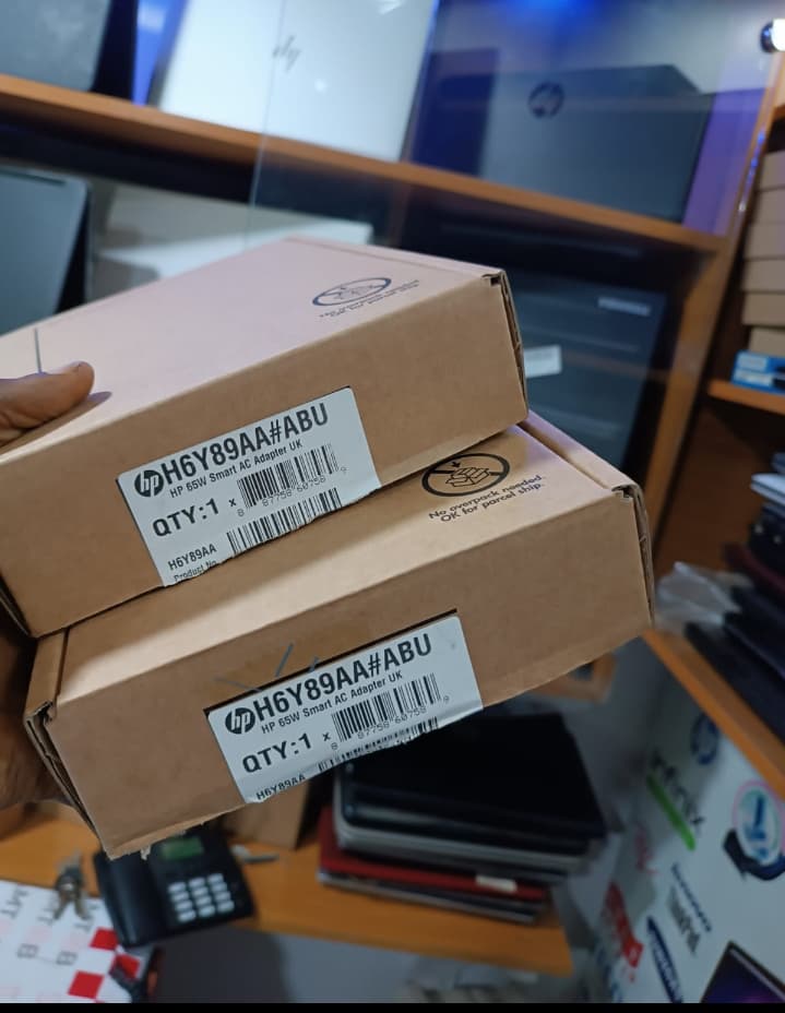 Hp factory charger thumbnail 2