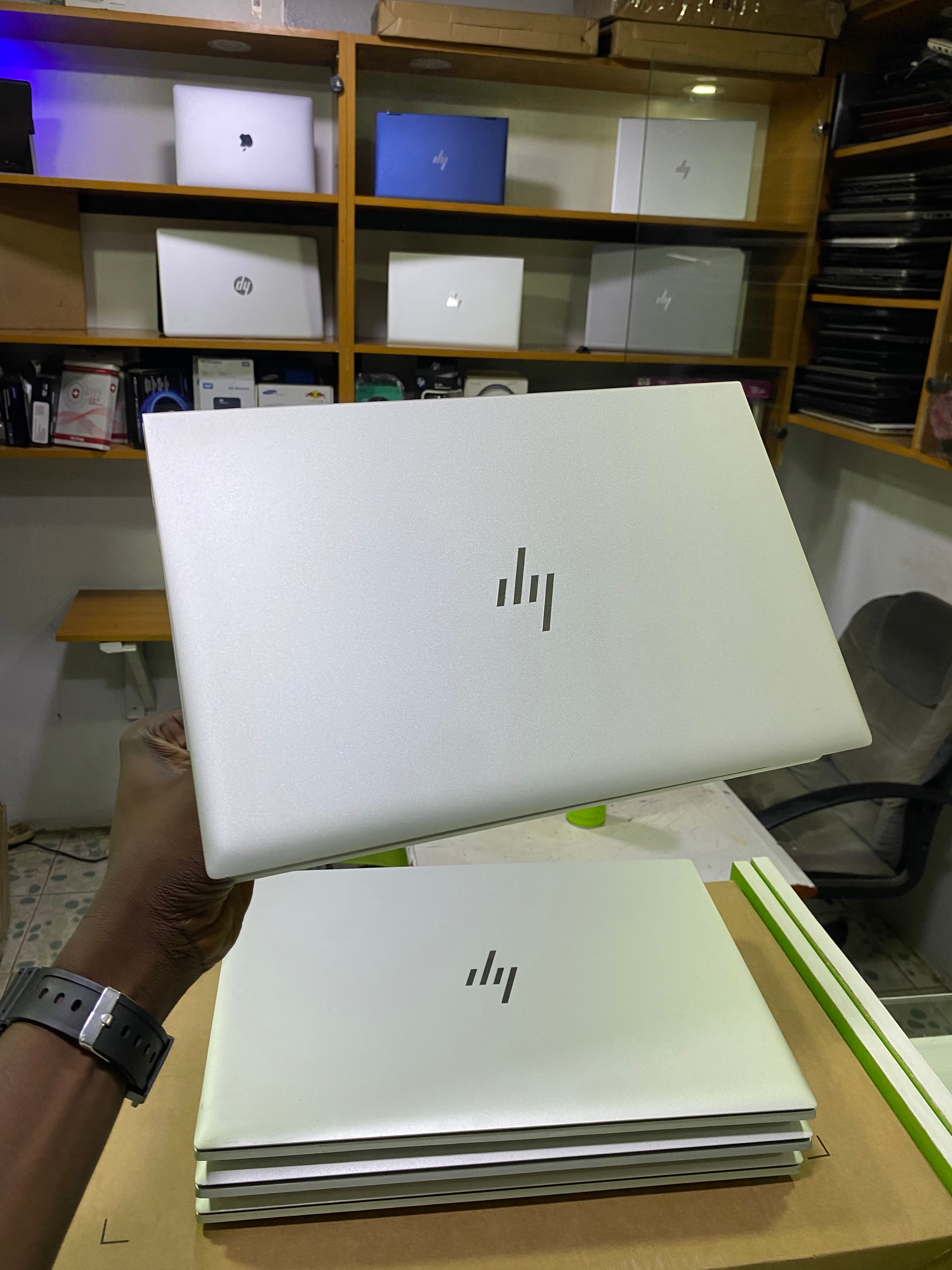 HP EliteBook 840 G7 (10th Gen Core i5)  Sleek  Fast  Reliable (Touch screen) thumbnail 3