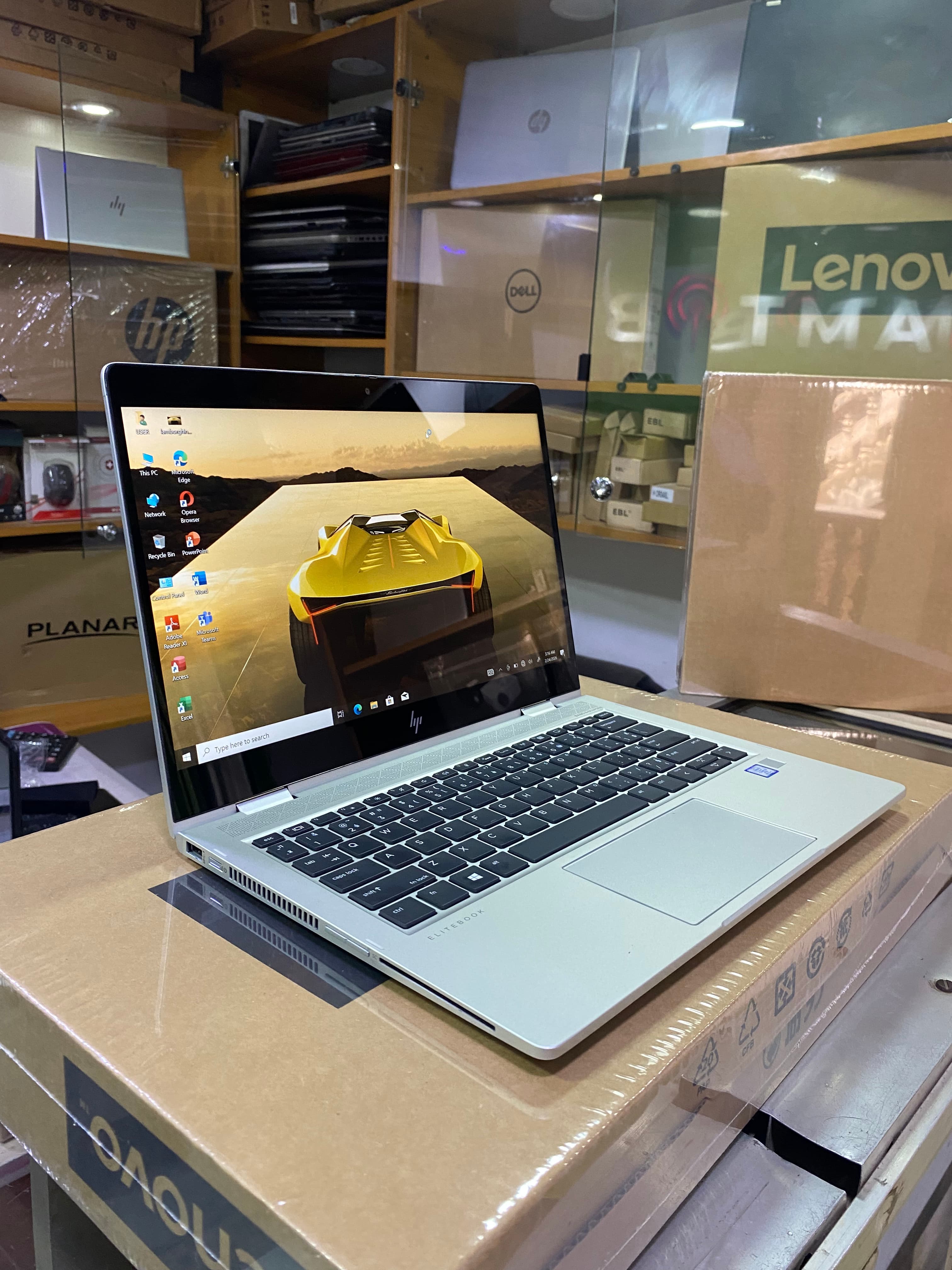 HP Elitebook 1030 G3 |  8th Gen  Intel core i5 |  8gb  256SSD |  Fingerprint  Face LD |  screen 13" |  Touch  Screen  Windows 10 |  intel Graphics | +/-5hrs  battery  life |  Grade A ++ UK Used |  convertible |  Sleeky &  Stylish thumbnail 4
